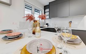 Home Sofia Room 2 - Modern Station -By Easylife Swiss